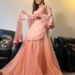 Sara Khan Instagram - Eid Mubarak ❤️ 👗 @shivamkotsav Label @shilpiguptaatelier