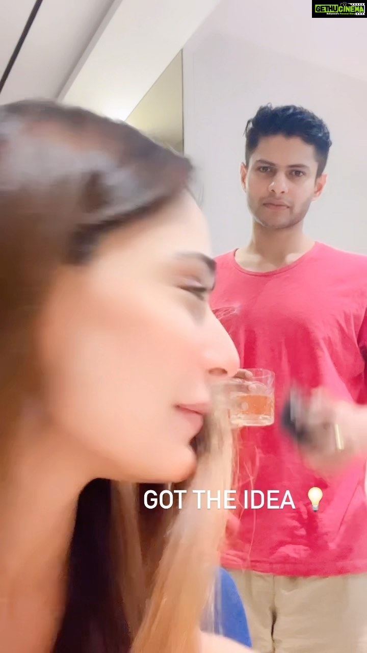 Sara Khan Instagram - Don’t kill me for this 🤣🤣🤣 #sarakhan #shantanuraje #sasha #us #funny #comedy #madness