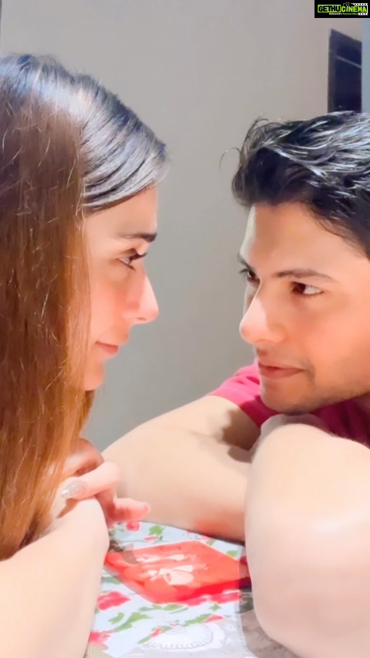 Sara Khan Instagram - When we say we love Maggie with ketchup ??? #sarakhan #shantanuraje #sasha #madus #crazyus #pagal #justforfun #comedy Mumbai, Maharashtra