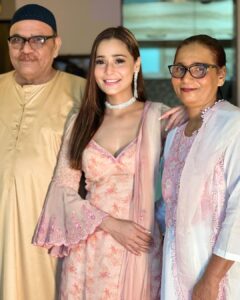 Sara Khan Instagram - Eid Mubarak ❤️
👗 @shivamkotsav
Label @shilpiguptaatelier