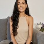 Sarah Jane Dias Instagram - Midweek reminder: Let us all pause for a second and focus on our breathing today? Just breathe in, breathe out, with @sarahjanedias🧘‍♀️ #PauseWithSpotify few seconds at a time. Link in bio🔗 #MeditateAndUnwind