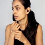 Sarah Jane Dias Instagram – pretend…
.
sometimes, it’s okay to fake-it-till-you-make-it. because sometimes, you just have to fool your brain into believing that everything is okay and that you can have a good day, despite feeling anxious or under-confident. WARNING: suppressed feelings don’t disappear. the key is to deal with things slowly. day by day. one minute of deep breathing, one trial session of therapy, one heart-to-heart conversation with a friend. and to remember, the CHOICE IS ALWAYS IN YOUR HANDS.
.
i have a quick 5min episode on this subject on my podcast and YouTube channel, The Sarah Jane Show, link to bio. 
.
#selfhelp #selfhealing #selfhealingjourney #mentalhealth #mentalhealthmatters #pretend #rihanna #fakeittillyoumakeit #thechoiceisinyourhands #thechoiceisyours #fegoco #feelgoodcommunity