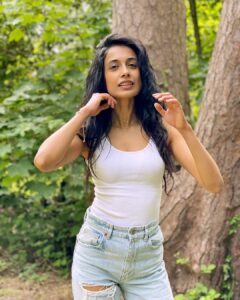 Sarah Jane Dias Instagram - forever moving my hair outta the way...
.
#ifyougotitflauntit #richmondpark #richmondparkphotography #richmondparklondon