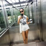 Sarah Jane Dias Instagram - in my element. . #elevatorselfie