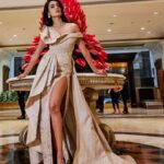 Sarah Jane Dias Instagram - now where's that red carpet at?