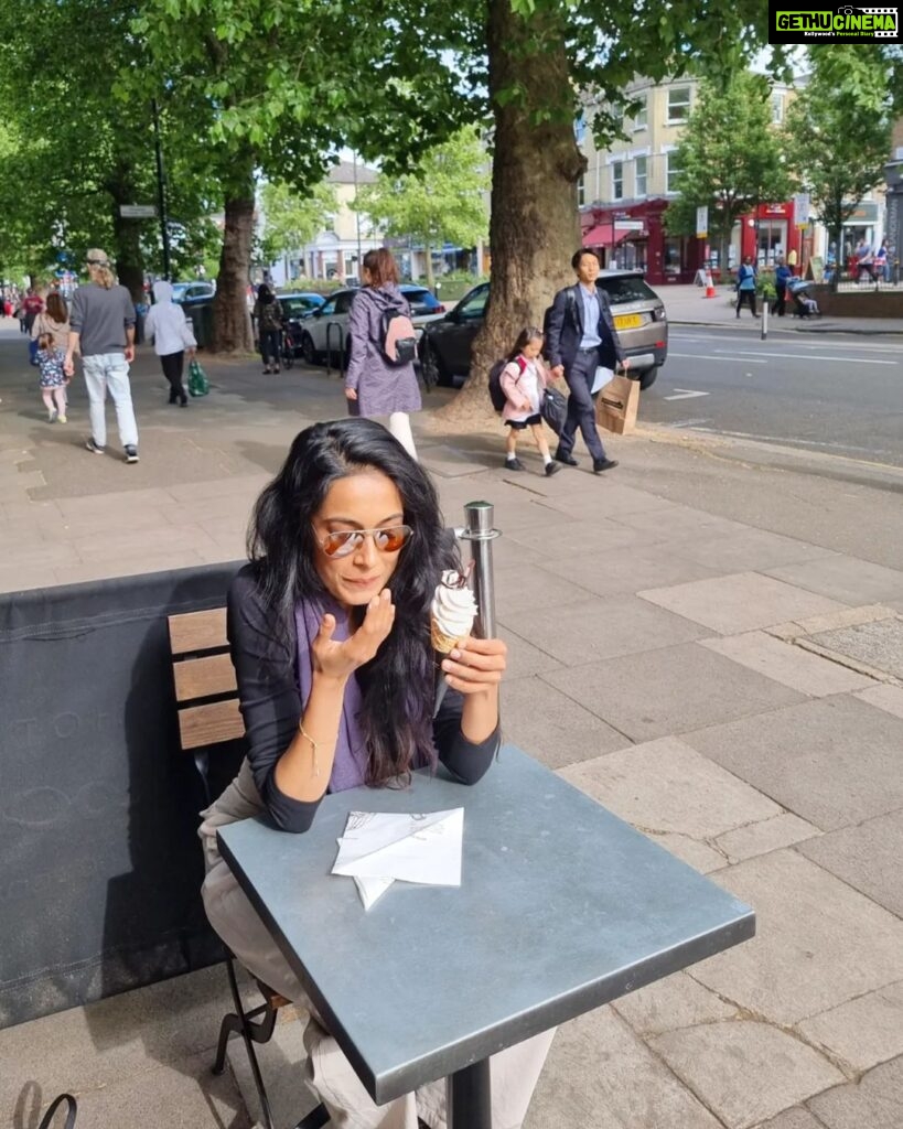 Sarah Jane Dias Instagram - summers are for eating ice-cream and making a mess 🍦 . #londondiaries #ilovelondon #london #londongram #instalondon #chiswick #hotelchocolat #summer #icecream #summerinlondon #ilovechiswick Chiswick, United Kingdom