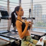 Sarah Jane Dias Instagram - the hardest part of the workout... . #workout #thestruggleisreal #justforlaughs