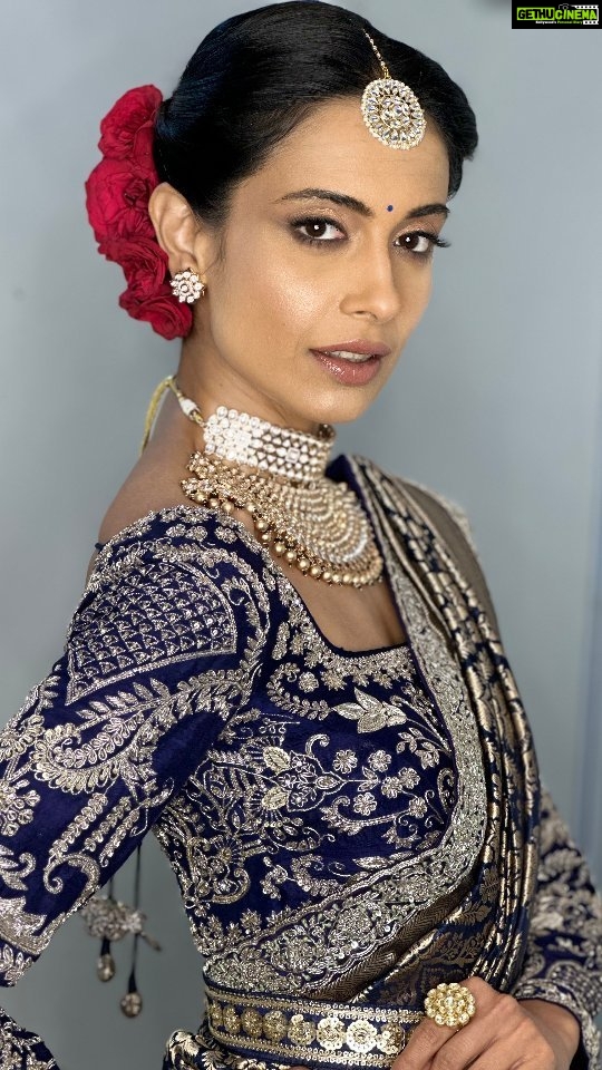 Sarah Jane Dias - 12.3K Likes - who your desi girl?
.
#maharani #maharanivibes #queen #fashion #indianfashion #indianfashiondesigner #proudtobeindian #proudindian #desigirl #fashionfashion #redcarpet #redcarpetfashion