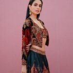 Sarah Jane Dias Instagram - Ritu Kumar - making women feel like queens, since 1969 . i wore Ritu Kumar to the Miss World in 2007. the garments made me feel like a queen then and they made me feel the same now. thank you Ritu. . #ritukumar #indiandesigners #indiandesigner #indianfashion #Indian #indianwear #proudtobeindian #fashiondiaries #fashion #fashion fashion . hair and makeup - @cheragsmagicalmakeovers @jayshreethakkarhairartist @makeupbyshilpa_vr styling - @jhanvi_pallicha outfit - @ri_ritukumar @ritukumarhq shoes - @paioshoes jewellery - @kavyapotluriofficial