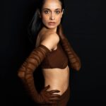 Sarah Jane Dias Instagram – out of the shadows and into the light.
.
#portrait #portraitphotography