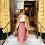 Sarah Jane Dias Instagram - sometimes i act like a fancy lady . #whatiwore #fashiondiaries #vintagechic #vintage #chic #classic #elegantfashion #fashion #londonfashion The Waldorf Hilton London