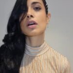 Sarah Jane Dias Instagram - who you talkin' to? . #transitionreels #transitionreel #instareels #instareel #makeuptransition #makeup