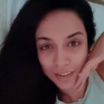 Sarah Jane Dias Instagram - when you wake in Disney Princess mode but London weather has other plans 🙄 . if you know, you know 🤷‍♀️ . #londonweather #londonlife Brentford, United Kingdom