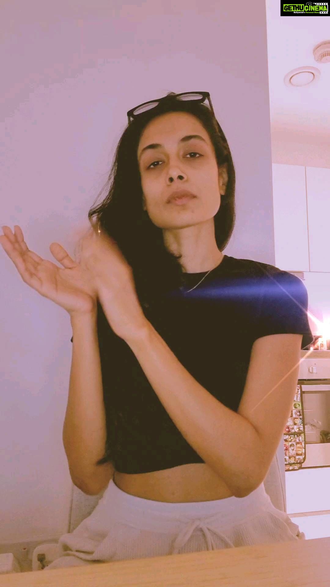 Sarah Jane Dias Instagram - perfect? . #instareel #instareels #perfect