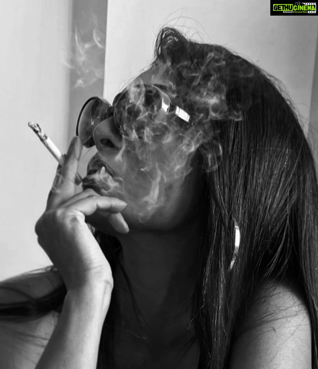 Satarupa Pyne Instagram - ⛔️ Both can kill 🔥‼️. ⚠️ NON-SMOKER ALERT. #novembermood #kicksomeasses #fyp #pictureoftheday #in #shotaward Pc @kashishkapoor