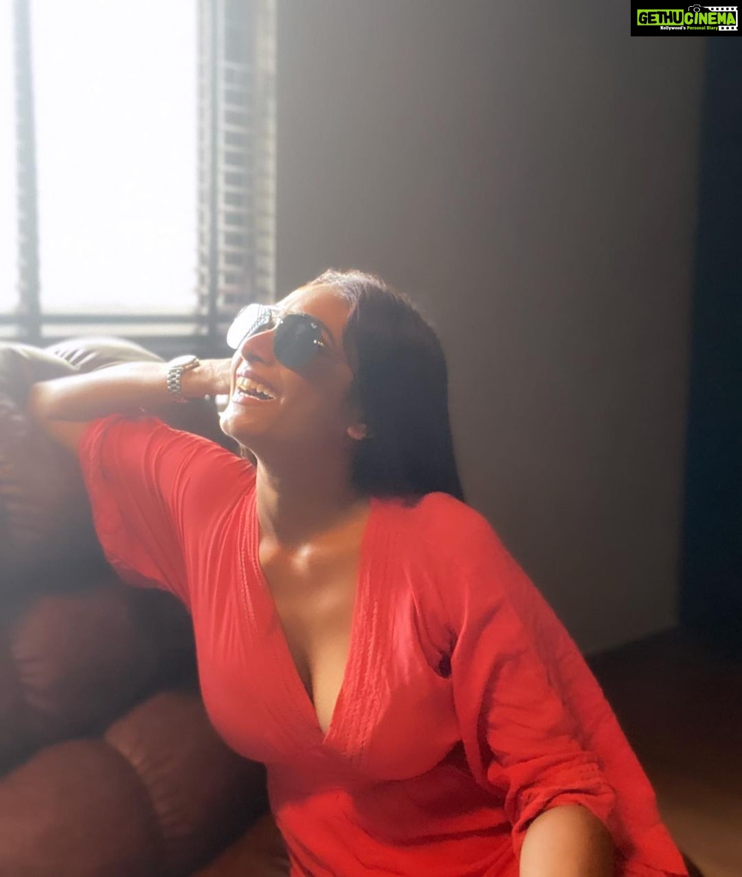 Satarupa Pyne Instagram - The light knows you better !!