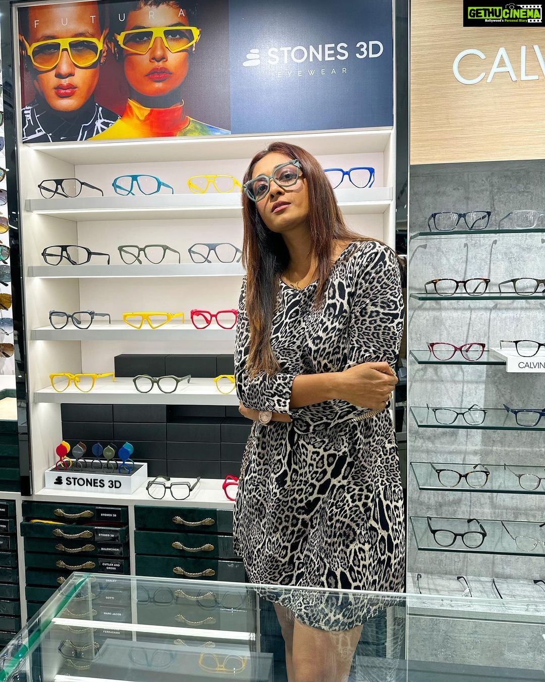 Satarupa Pyne Instagram - This eyewear has my eye on it @stones3d @vijayopticsin