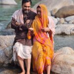 Sayani Gupta Instagram - Happy birthday Tripathi Ji! Every moment is unique with you! Thank you for giving so much love and warmth to Lajjo! And for being the most adorable co-actor ever! Hopefully we will create more cinema! Tab tak khush Rahiye, abaad rahiye! Dher saraa pyaar! @pankajtripathi 🌸
