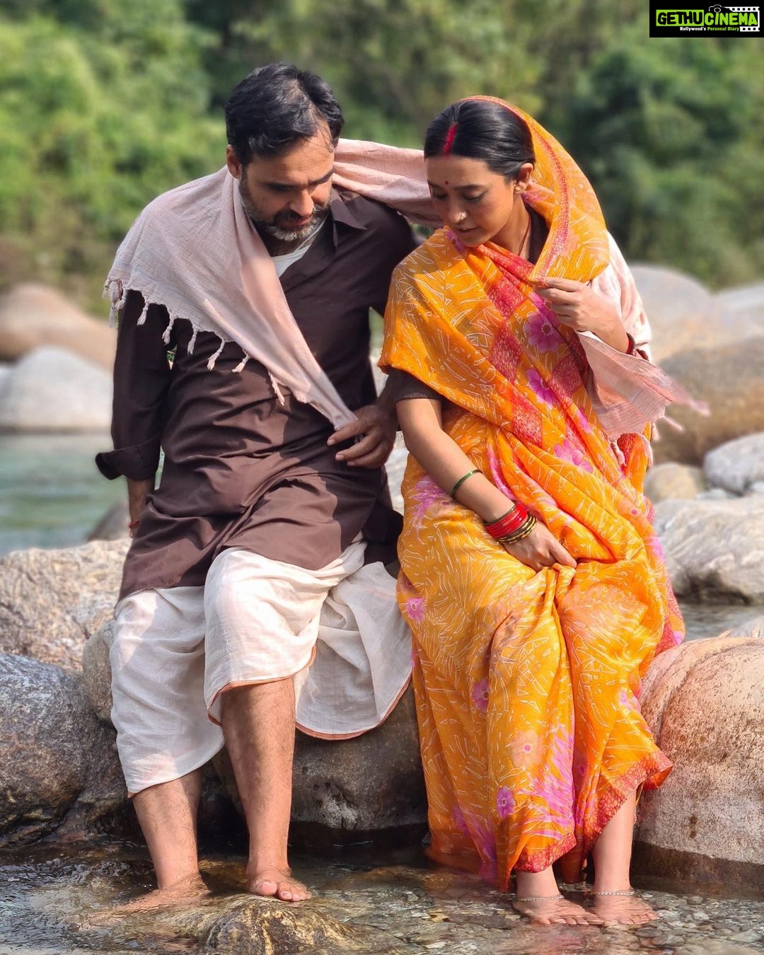 Sayani Gupta Instagram - Happy birthday Tripathi Ji! Every moment is unique with you! Thank you for giving so much love and warmth to Lajjo! And for being the most adorable co-actor ever! Hopefully we will create more cinema! Tab tak khush Rahiye, abaad rahiye! Dher saraa pyaar! @pankajtripathi ๐ธ