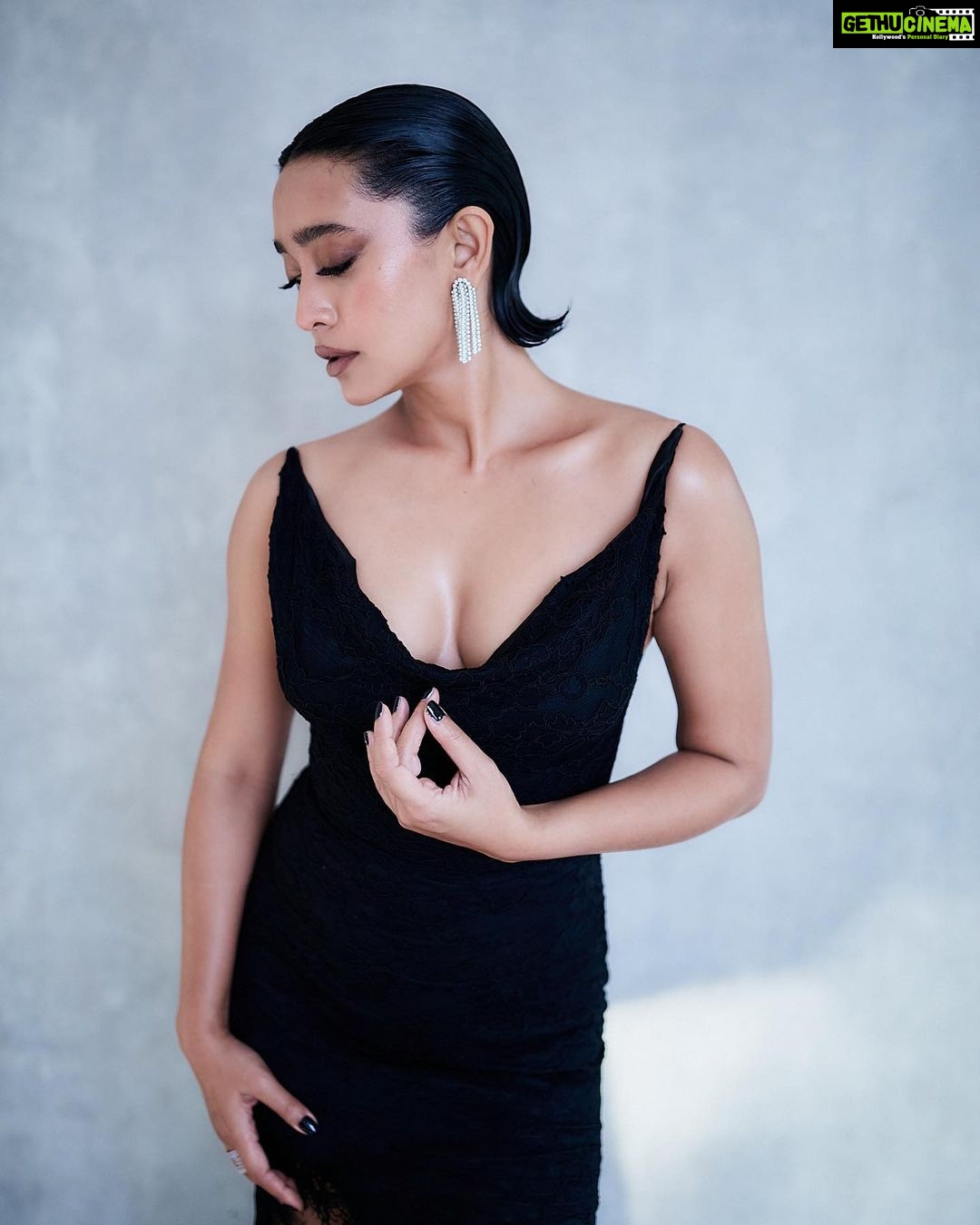 Sayani Gupta Instagram - Filmfare #untouched @filmfare @shreejarajgopal @eshwarlog @paloshell @dhwanii.jain @glintaesthetic @kadamajay @alamourthelabel @mahesh_notandass @eridani.in @vandalsworld_unofficial