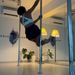 Sayani Gupta Instagram - First day of something totally fun! Been wanting to, for years now.. going up to the studio felt so petrified and nervous. But @aarifa.pole.burnt is such a star! We got super hooked and had the best time on the pole! 💥🤞🧘‍♀️🌸