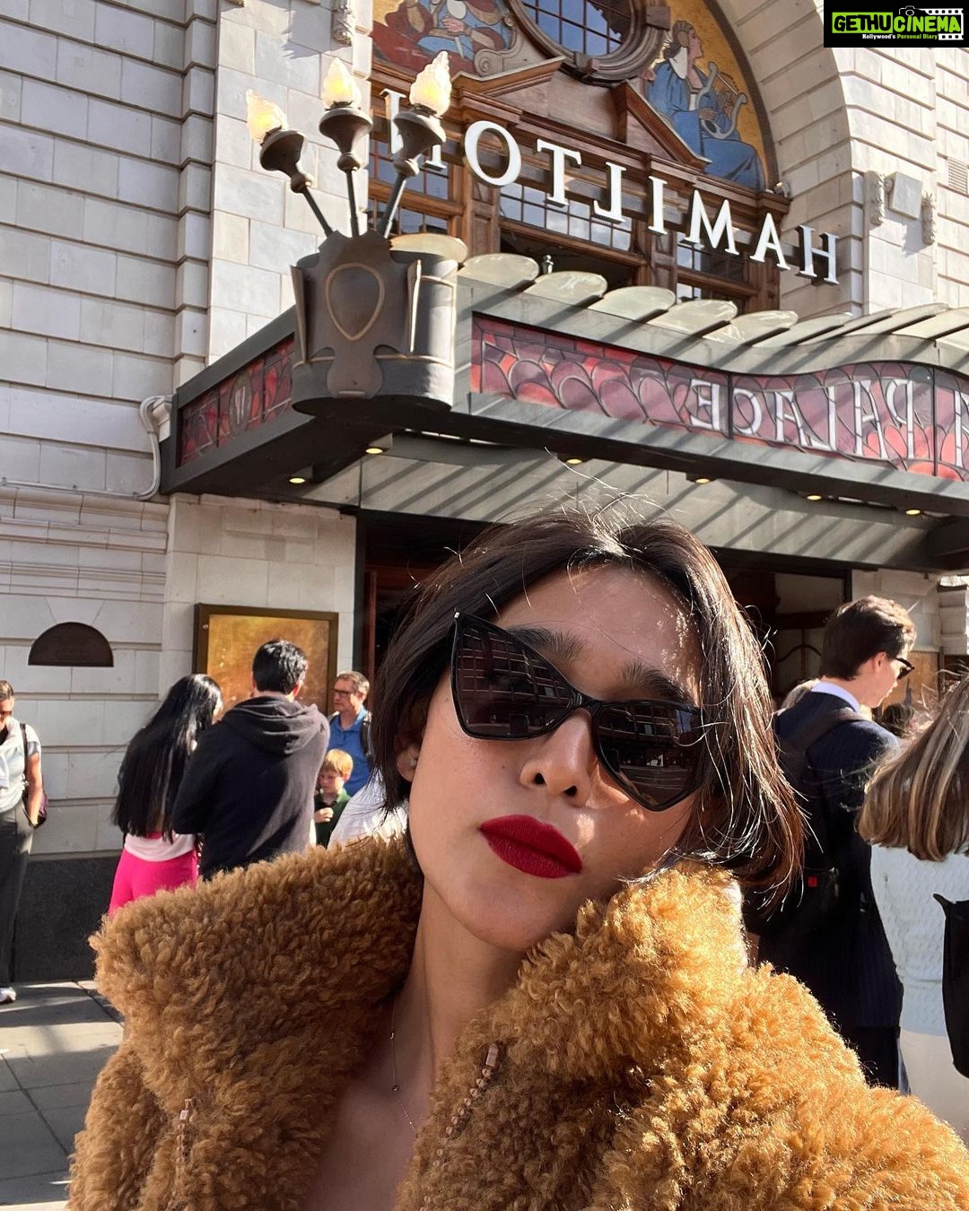 Sayani Gupta Instagram - Been waiting to see this for years! Finally did it! @ipritamofficial insisted that I saw it! Mind is blown and soul, inspired!!! @hamiltonmusical Saw actors outside the show, in normal clothes, getting coffee.. so normal, the whole scene. Something remarkable about performers on stage and their larger than life aura. And the minute they step down, we are all the same! Wish I could watch one play or performance every day!