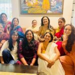 Sayani Gupta Instagram - Ganpati Girls At The Seth’s @shru2kill @bombaychowparty @minimathur @smritikiran @sheetal_menon @dipannitasharma @pita.chat @mariagorettiz @jaya_misra 📸 @bejoynambiar