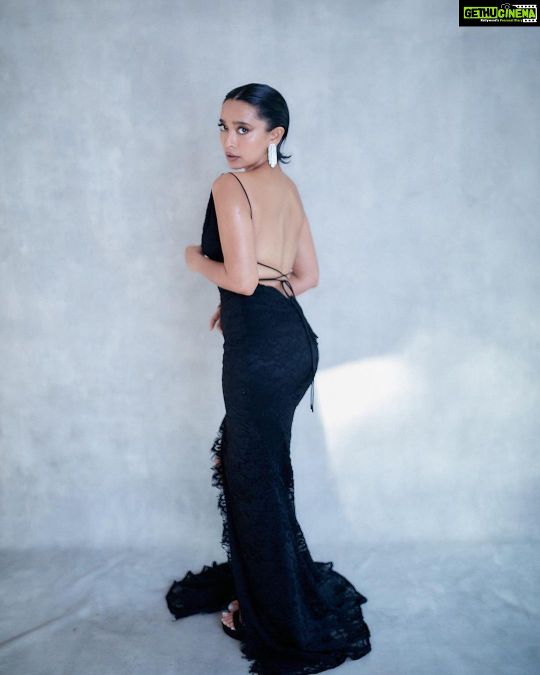 Sayani Gupta Instagram - Styling @shreejarajgopal Make up @eshwarlog Hair @paloshell Photo @kadamajay Outfit @alamourthelabel Earrings @vandalsworld_unofficial Rings @mahesh_notandass Footwear @eridani.in Bag @prerto Style Team @dhwanii.jain @styledbysush @glintaesthetic
