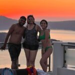 Sayani Gupta Instagram - The sunset that was.. Only gratitude! ⭐️🤞🤍 @ayeshachauhan 🌸 Santorini, Greece