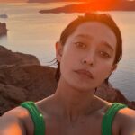 Sayani Gupta Instagram - The sunset that was.. Only gratitude! ⭐️🤞🤍 @ayeshachauhan 🌸 Santorini, Greece