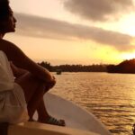 Sayani Gupta Instagram - #throwback Srilanka 🌅