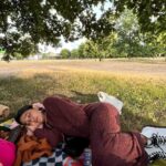 Sayani Gupta Instagram - Picnic siesta @doyoulovedeep @krutikaamrania Hyde Park, London