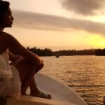 Sayani Gupta Instagram - #throwback Srilanka 🌅