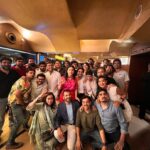 Sayani Gupta Instagram - @kaushaloza made an impeccable film with an incredible set of people called #junaagadh It’s out on @largeshortfilms and has some brilliant performances, cinematography, sound design & music! It’s a poetry of loss, love, heartbreak, roots and humanity. It was also an unexpected mini FTII Reunion and we were all just ecstatic and grateful to be meeting each other after years (some after even 11 years) and know that no matter which part of the world we are in, how many years we meet after.. ftii tribe will always be the warmest spot in our hearts! And also met some of my batchmates!!! The notorious 2008 batch! 😄 @rasikadugal @naseeruddin49 @rajarjunofficial @padmavatirao #udaychandra and the cat! What fabulous performances! @doorbeenwaala @bigyna Have outdone themselves!@girish_jotwani @megovindaraju @sashwat Congratulations guys! Pantar gang.. @goraxnath @g.y.a.n.i @paramitagh @rukshana_tabassum @shreyagupta13 @shaibyarakesh @cinemical @ashishsverma @ronjinichakraborty @anindyashankardas @neelanjanaborthakur @karthiknganesh #prateekvats @singvikram.83 @niteingoel @anishjohn83 #ravi #bhansali @satchitpuranik @debmedhekar @kunalchandra2005 & company! We all remembered #shedgeji and toasted to the spirit of him that glue us together still and make us what we truly are. Ftii is the blood in our veins and we will always be connected. No matter what. To celebrating cinema and comradeship!