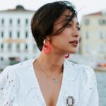 Sayani Gupta Instagram – The beautiful @zeustate took these photos of me on her camera. While we were chilling/walking/sitting in the boat. 
Somehow it feels quite special now to be photographed with a real camera as opposed to the phone. 

These photos are like her love letter to me.
Since the moment we met on a boat (randomly) in Venice, we couldn’t stop talking.
She came to Florence to stay us and we had the most beautiful time.. from carrying around her heavy bag, to getting too lost in conversations to remember to eat, to hunting for food across town, to having the most hilarious adventures to finally finding the most massive, most expensive stake of our lives. But we came out a winning team!

We said bye and tore ourselves apart.
As @eshwarlog and I went to pick our luggage at the train station, leaving little flowers for her and requesting the guy to hand it over to her when she comes, we bumped into her within a minute at the platform.

It was meant to be. We three were meant to meet. We were meant to have a Venetian, Florentine holiday together!

It amazes me on how easy it is to find people from your tribe! If your intent is strong I guess! 
Just grateful to find beautiful souls! 
💐🍀🤍🌸

#venice #florence #italia Venice, Italy