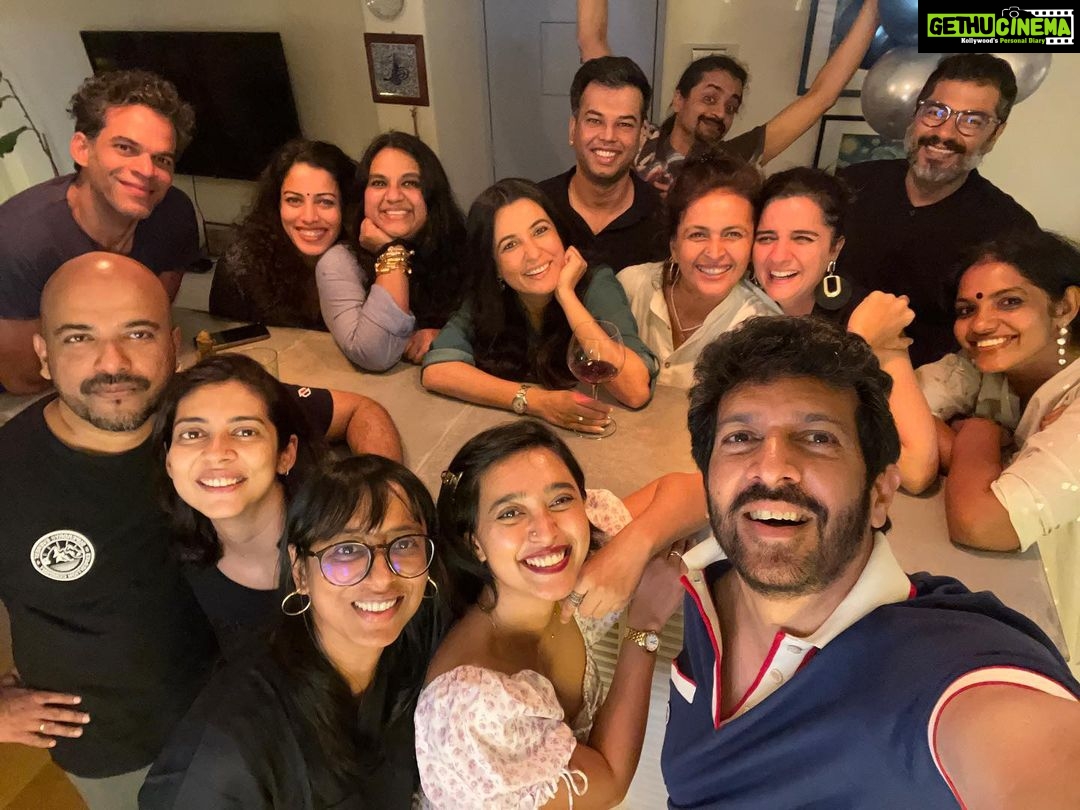 Sayani Gupta Instagram - Surround yourself with people who makes your heart smile. Nothing feels more comfortable than being in this company @jairaj.singhr @smritikiran @pita.chat @saggydeee @kabirkhankk @minimathur @shru2kill @shwvenkat @polyvynil @ishikamohanmotwane @motwayne @sheetal_menon @bombaychowparty @atulmongia The third photo is the one to be framed although Vinil got cut out in spite of the hattrick jump! 😂 The rest were dearly missed 🤎🌸