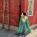 Sayani Gupta Instagram – Green Day

📷 mood, cape & enthusiasm 
By Legend @eshwarlog Murano, Italia