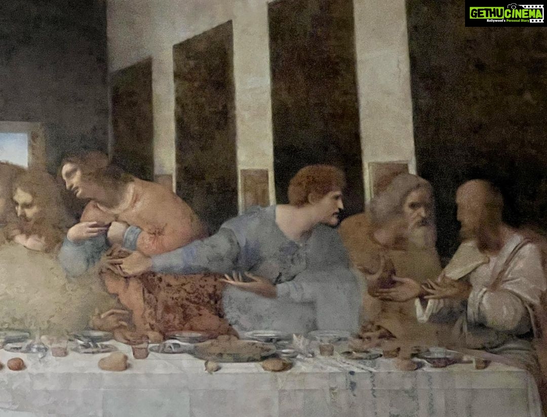 Sayani Gupta Instagram - The Last Supper 🍽🇮🇹 Most extraordinary! Had hair standing for a good part of the first five minutes! Having been obsessed with art and paintings, have had the good fortune of seeing pieces of some masters But nothing is comparable to this master piece! It really is a Miracle. #leonardodavinci Beyond grateful that got to witness Vinci 🤎 The Last Supper (Leonardo da Vinci)