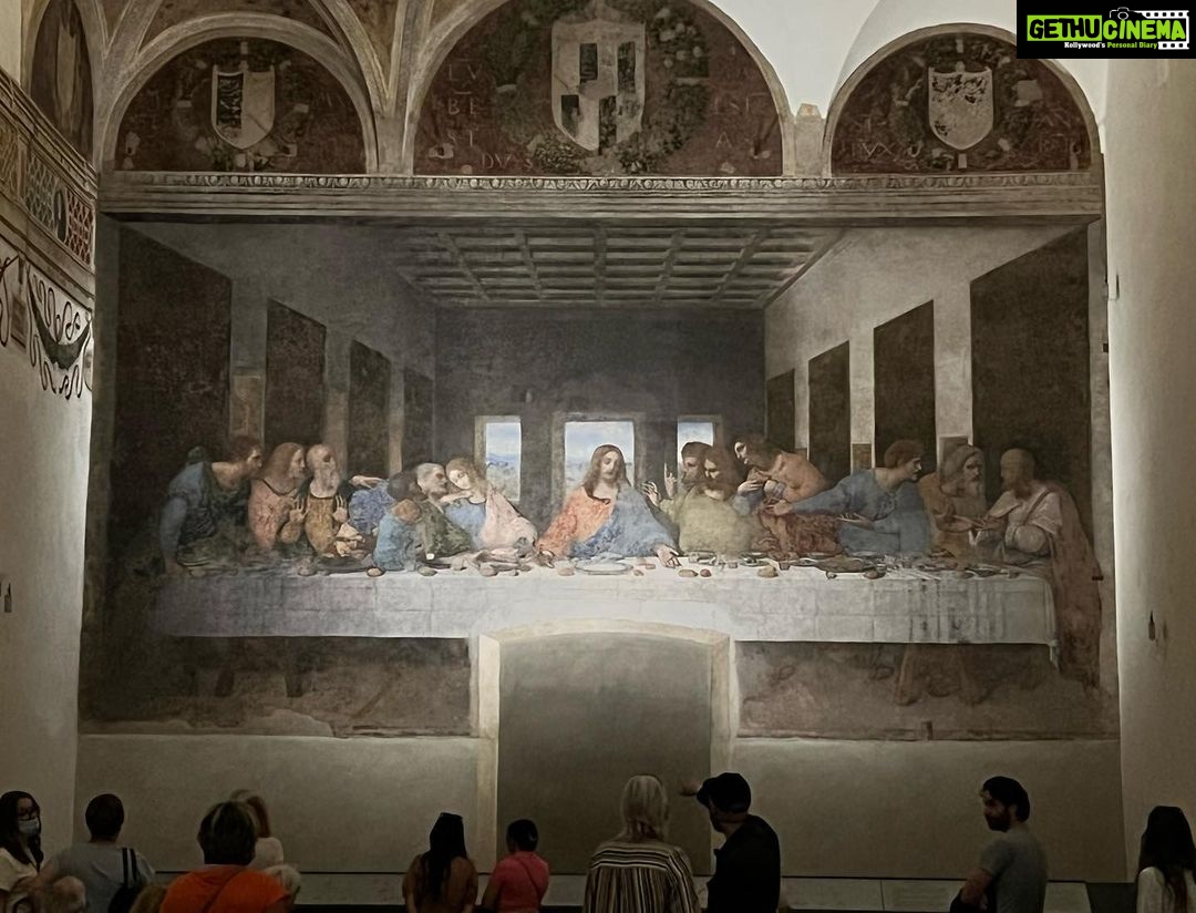 Sayani Gupta Instagram - The Last Supper 🍽🇮🇹 Most extraordinary! Had hair standing for a good part of the first five minutes! Having been obsessed with art and paintings, have had the good fortune of seeing pieces of some masters But nothing is comparable to this master piece! It really is a Miracle. #leonardodavinci Beyond grateful that got to witness Vinci 🤎 The Last Supper (Leonardo da Vinci)