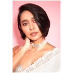 Sayani Gupta Instagram - @sayanigupta all dressed up for an Iftaar party 🤍🤍🤍 Wearing @jade_bymk Choker @aurnument Rings @gehnajewellers1 Heels @eridani.in Assisted by @poojagulabani Glam @eshwarlog Hair @krishnakami 📸 @shivamguptaphotography . . . #sayanigupta #style #saree #fashion #sareelove #allwhite #dressup #stylist #styling #celebritystyle #bollywood #glam #beauty #photoshoot #ootd #post