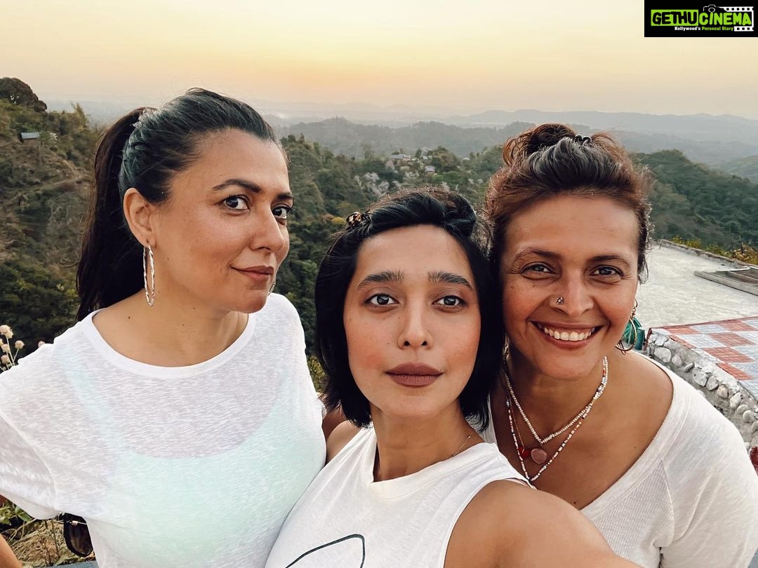 Sayani Gupta Instagram - Favourite girls My Yoga/ Hiking/ travelling partners Soul sisters @minimathur @ishikamohanmotwane Andretta, Himachal Pradesh