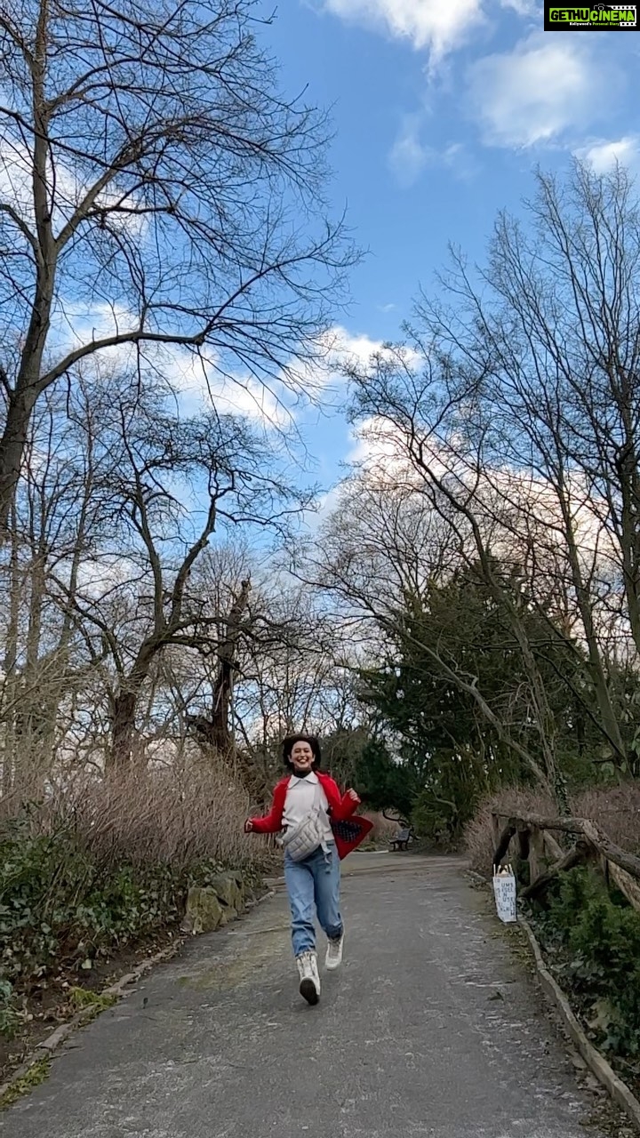 Sayani Gupta Instagram - Wearing 6 layers isn’t easy But gotta make the most of a rare sunny day #europediaries #berlin