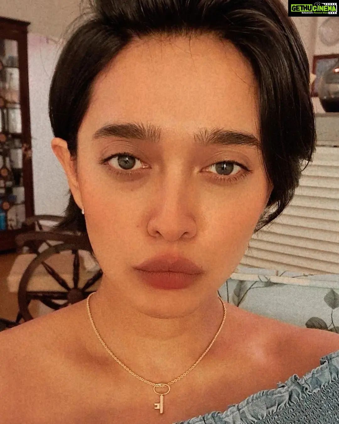 Sayani Gupta Instagram - Love a filter! Well, sometimes.