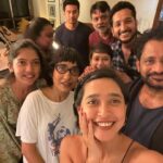 Sayani Gupta Instagram - Best time spent over food, music and adda People very close to my heart @srijitmukherji @paramitagh @parambratachattopadhyay @shunonditaa @resulpookutty #raya