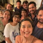 Sayani Gupta Instagram - Best time spent over food, music and adda People very close to my heart @srijitmukherji @paramitagh @parambratachattopadhyay @shunonditaa @resulpookutty #raya