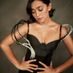 Sayani Gupta Instagram – Citadel Night 🖤

Outfit @tanieyakhanuja
Jewels @mahesh_notandass @vandalsworld_unofficial
Heels @charleskeithofficial
Styling @shreejarajgopal
Style team @dhwanii.jain @nandinijain05
Glam @sitalmakeup 
Hair @paloshell 
Photographer @kadamajay