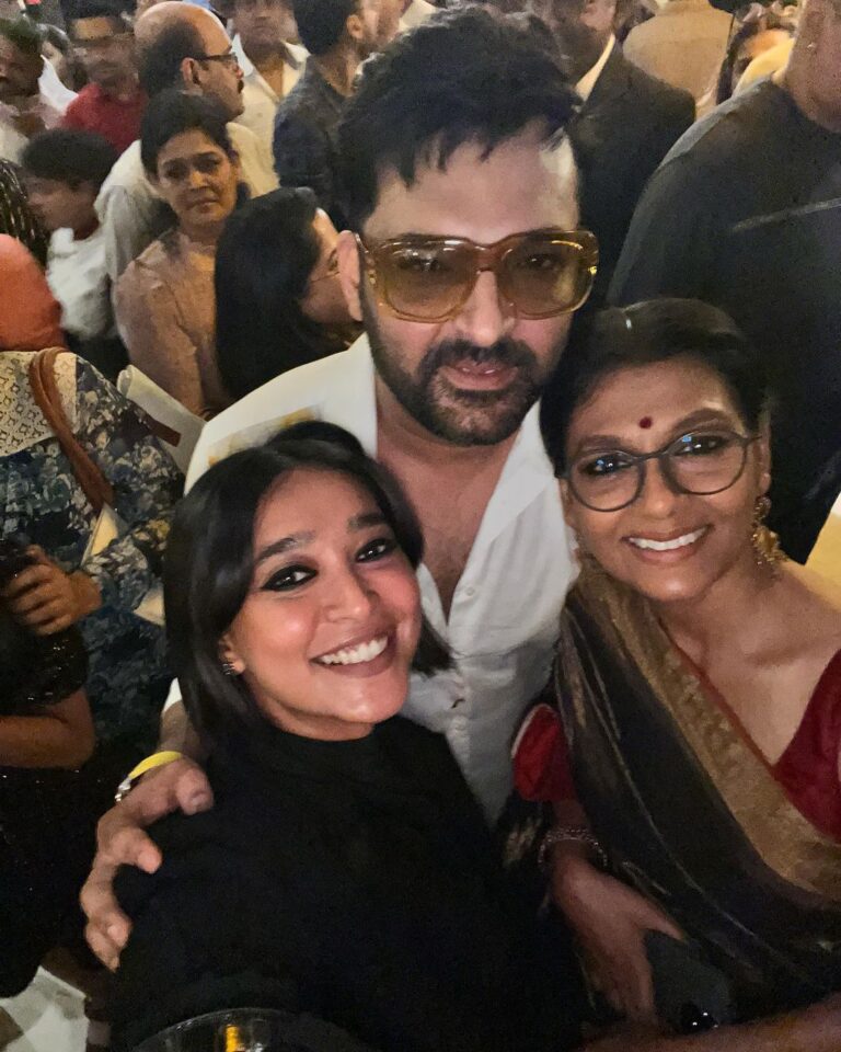 Sayani Gupta Instagram - When @nanditadasofficial asked me to be a part of this film.. one evening in Calcutta, I told her ‘anything for you!’. She took me to her room and narrated the part and I read the script right after. I knew it would be an interesting film and a very very relevant story.. and that @kapilsharma & Nandita’s Jodi would be something worth watching out for! Today while watching the film.. I was transported to the world of Manas & Pratima, for they themselves were completely immersed into their world. The film travels from real to funny to poignant to contemplative while being deeply engaging. While showing you mirrors from all sides & the macroscopic view on society.I was blown away by the intent, brilliance of storytelling and the incredible performances. @kapilsharma is flawless.. this man can metamorphose into creatures of magic while being so damn real! What an incredible honest performance! Thank you Paaji for your talent & the ease with which you do everything! #shahanagoswami is so so beautiful! She glides as Pratima & you come out mesmerised with the spark in her eyes! Ufff! Each actor in the film, makes it what it is! The kids are so so good! @nonslimybong Ranjanda shot it ever so poetically & delicately real. @ghoshrita the home felt like their home. And each corner felt loved in. ❤️ @jabeen_merchant thank you for doing it again! So glad you cut me again! 😂 @saggydeee we are making this a habit & m loving it! Thank you @sameern @applausesocial for making this film happen! This will be one of those films that will stay relevant & special for a long period of time! Thank you Nandita for making me a tiny part of this gem! So honoured! It was Serendipitous. 🤍 Also got hugged and kisses by some incredible women! Day fully made! @azmishabana18 Thank you for your pyaar! So much pyaar! @amrutasubhash love you Janeman! 🫡🌸❤️
