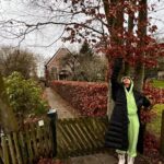 Sayani Gupta Instagram – Throwback to a Magical Day out of a Fantasy land called Giethoorn, 
Netherlands 🌱

@paramitagh 🤍 Giethoorn Village Netherlands