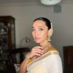 Sayani Gupta Instagram - Most favourite kind of dressing up. No fuss Saree look. Saree gifted by @sheetal_menon Jewellery @curiocottagejewelry Make up @eshwarlog Hair @jrmellocastro The Gajraa is still fragrant 🤍