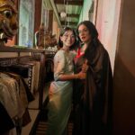 Sayani Gupta Instagram – A chaotic photo dump (learnt from DS😂)

@raw_mango X @vogueindia 

Twinning with the sister!  Same saree, glasses.. even the favourite saree in the entire rack! Best happy accidents with this one! @minimathur Didi! 😘😘😘

#sanjaygarg @kanupriya

Ring @one_nought_one_one 
Chashma @johnjacobseyewear